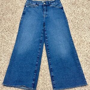 Good American Good Waist Raw Hem Palazzo Cropped Jeans Medium Wash Size 6/28